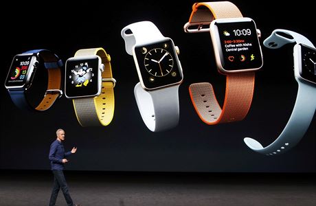 Jeff Williams mluv o Apple Watch Series 2.