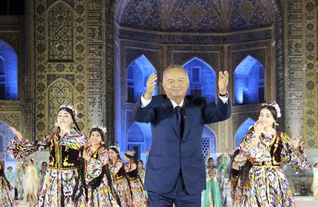 Uzbecký prezident Karimov na mezinárodním hudebním festivalu v Samarkandu....