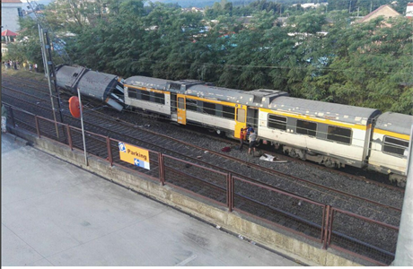 vykolejený vlak (ilustraní snímek)