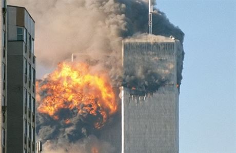 V 9.03 narazilo druhé leradlo do druhé ve World Trade Center.