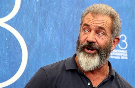 Mel Gibson uvedl na benátském festivalu mimo sout svj nový film Hacksaw...