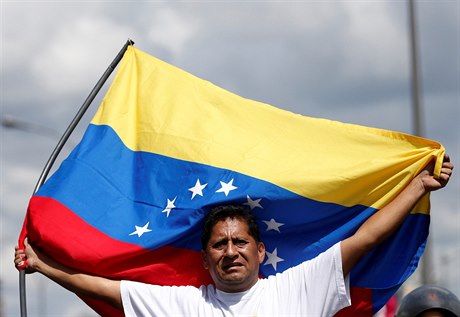Lidé protestovali za odvolání venezuelského prezidenta Madura