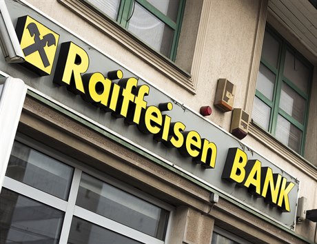 Raiffeisenbank možná koupí Monetu.
