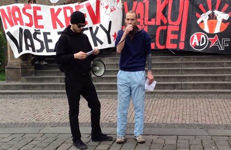 Lukáš Borl na demonstraci 1. května 2015.