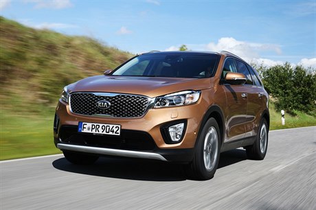 Kia Sorento. Dle zaazení je konkurentem Kodiaqu model Sportage, ale nabídkou...