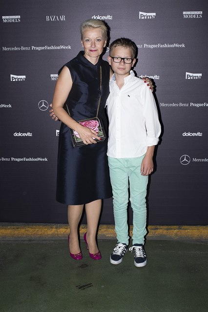 Dvanáctiletý Matěj Hošek s maminkou. Charitativni akce Autista pro autisty....