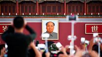 ��na si p�ipom�n� v�ro�� smrti Mao Ce-tung.