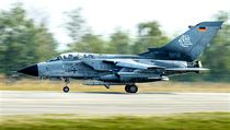 Sthac letoun Pa 200 tornado