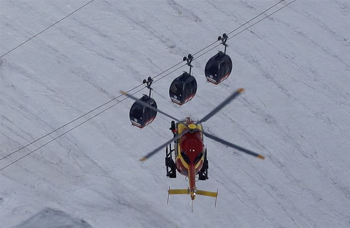 Na francouzské stran Mont Blanc se porouchala lanovka.