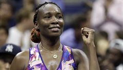 Venus Williamsová slaví postup do osmifinále US Open.