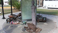 Památník útoku na americkém velvyslanectví v Dar es Salaamu.