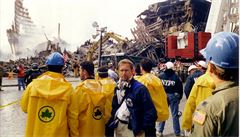 Jiří Boudník před troskami World Trade Center.
