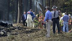 Záchranáí v troskách letu 93 u Shanskville v Pennsylvánii.