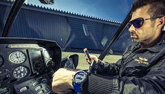 Letecký akrobat Hannes Arch tragicky zahynul pi pádu vrtulníku.