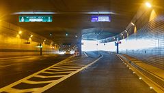 Za rychlou jízdu v tunelech na D8 nedaleko Ústí nad Labem hrozí pokuta