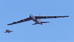 Přílet strategického bombardéru B-52, který přistál na letišti v Ostravě...