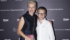 Dvanáctiletý Matj Hoek s maminkou. Charitativni akce Autista pro autisty....