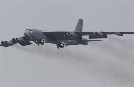 Bombardr B-52 v letu