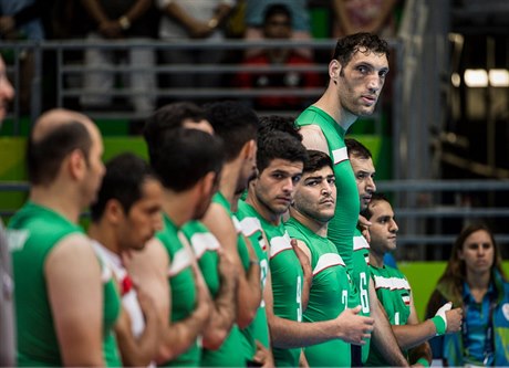 Íránský reprezentant měří úctyhodných 246 centimetrů.