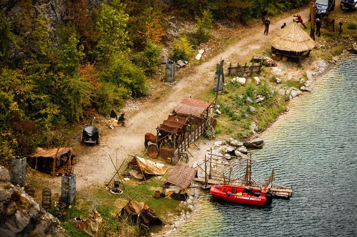 Sídli�t� na b�ehu. Filma�i by se v �esku m�li pohybovat do prosince.