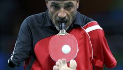 Bezruký egyptský stolní tenista Ibrahim Hamadtou.