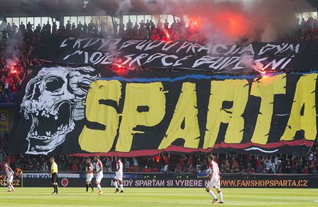 Fanouci Sparty byli v derby kreativnj ne hri na hiti (derby Sparta vs...