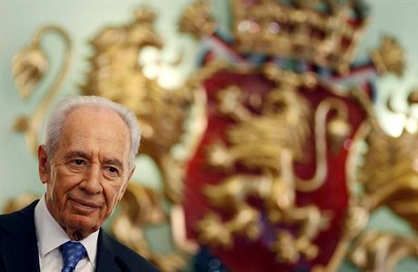 Bval izraelsk prezident imon Peres na konferenci v Sofii.