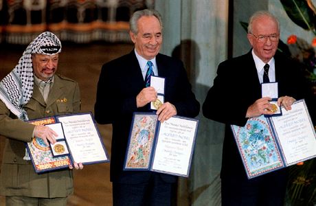 V roce 1994 imon Peres spolu s tehdejm izraelskm premirem Jicchakem...