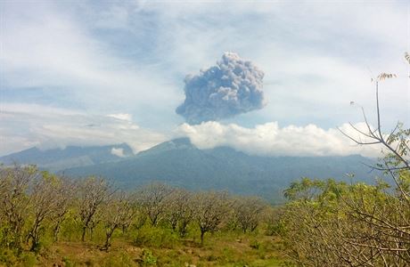 Indonéská sopka Barujari.