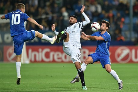 Slovan Liberec - PAOK Solu. Domácí David Hovorka (vpravo) a Zdenk Folprecht v...