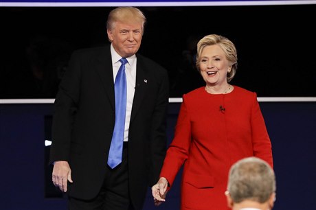 Trump s Clintonovou scházejí z jevit po své první prezidentské debat.