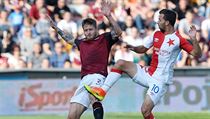 Sparta Praha - Slavia Praha. Zleva Ond�ej Mazuch ze Sparty a Josef Hu�bauer ze...