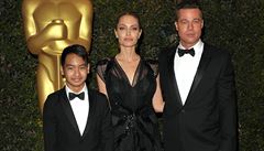 Angelina Jolie s Brad Pitt a synem Maddoxem
