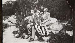 Zuzana Mareová a její sestry odjely v roce 1939 do Anglie. Jejich rodie mli...