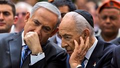 Izraelský pemiér Netanyahu spolu s imonem Peresem v Jeruzalém.