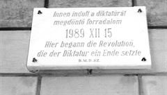 Pamtní deska u domu reverenda László Tkése, kde zaalo rumunské revoluní...