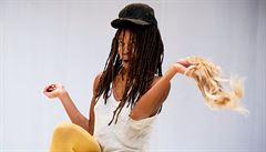 Kanadská choreografka a performerka Dana Michel pedvede svou inscenaci Yellow...