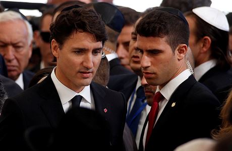 Kanadsk premir Justin Trudeau na pohbu imona Perese.