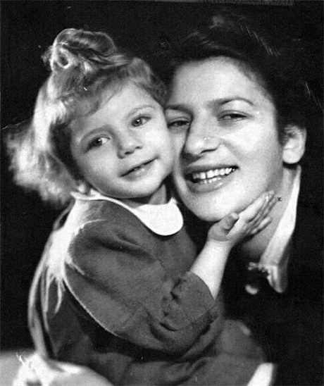 Priska s dcerou Hanou v roce 1949