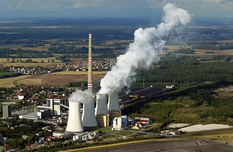 Elektrárna Chvaletice (letecký snímek).