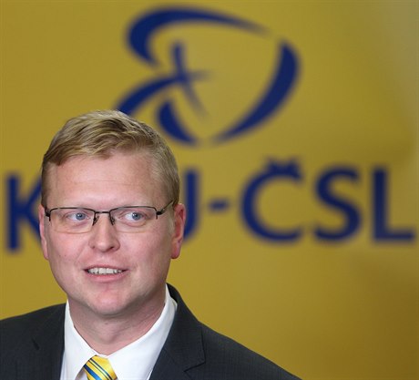 P�edseda KDU-�SL Pavel B�lobrádek se vyjad�uje ke s�ítání hlas�