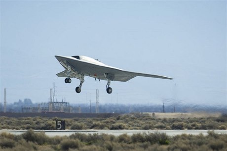 U v dubnu Írán oznámil, e zaal stavt kopii amerického przkumného bezpilotního letadla RQ-170 Sentinel (na snímku)