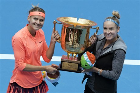 Lucie afáová a Matteková-Sandsová slavily triumf v Pekingu. Podaí se jim to i na Turnaji mistry?