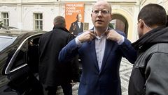 Premiér a pedseda SSD Bohuslav Sobotka na cest do volebního tábu strany v...