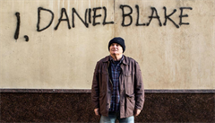 RECENZE: tesař Daniel Blake bojuje lidskostí proti byrokracii