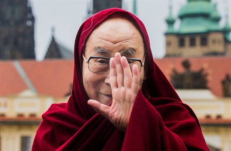 Dalajlamu uvedla hereka Barbora Hrznov, kter pipomnla i prvn nvtvu...