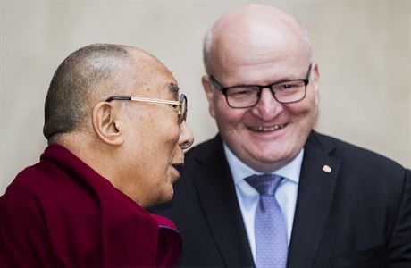 Ministr kultury Daniel Herman se seel s tibetskm duchovnm vdcem dalajlamou.