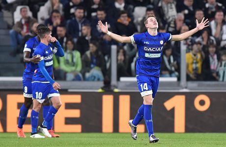 Jakub Jankto se raduje z gól u do sít Juventusu Turín.
