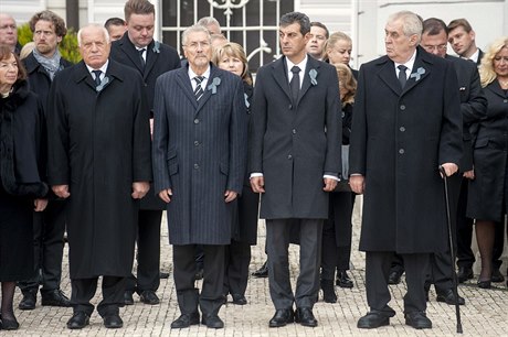 Miloš Zeman a Václav Klaus při pietním ceremoniálu na Bratislavském hradě
