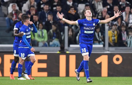Jakub Jankto se raduje z gól u do sít Juventusu Turín.